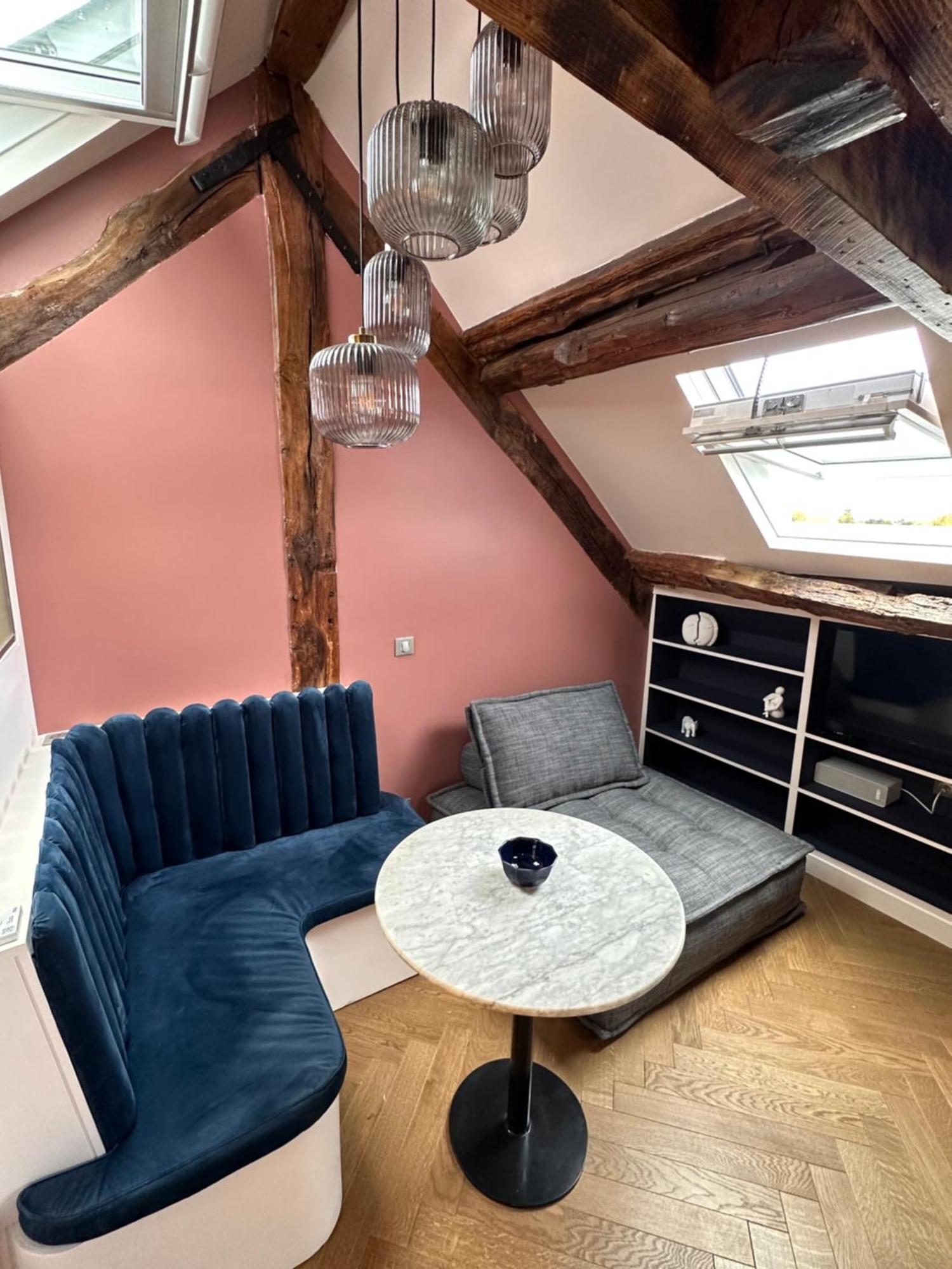 Petit Nid D'amour Sous Les Toits ! Honfleur